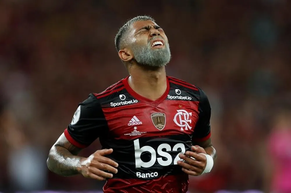 EFE 'Gabigol' se lamenta tras falla en un juego