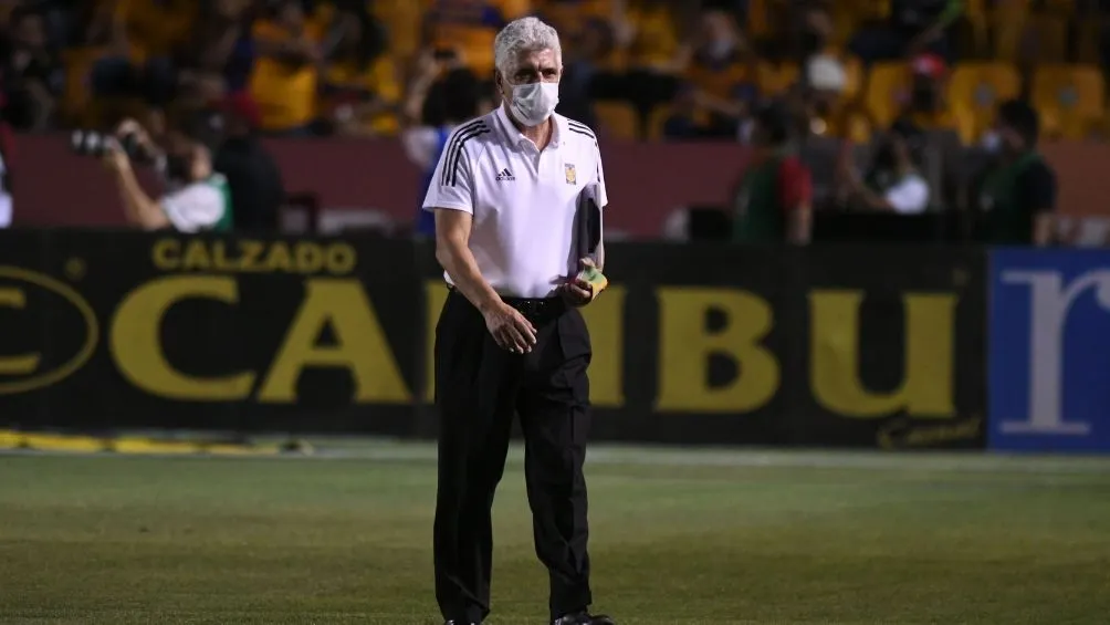 Tuca Ferretti en el Clásico Regio