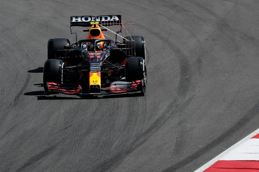 AP Checo Pérez durante las pruebas del Gran Premio de Portugal
