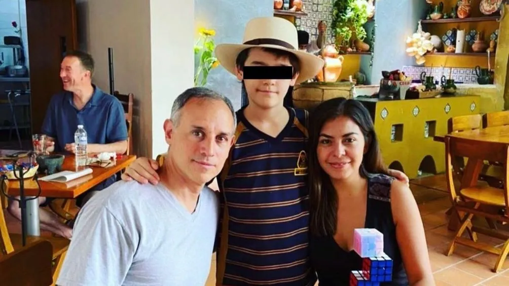 @lasquinceletrasoax Hugo López-Gatell en un restaurante de Oaxaca
