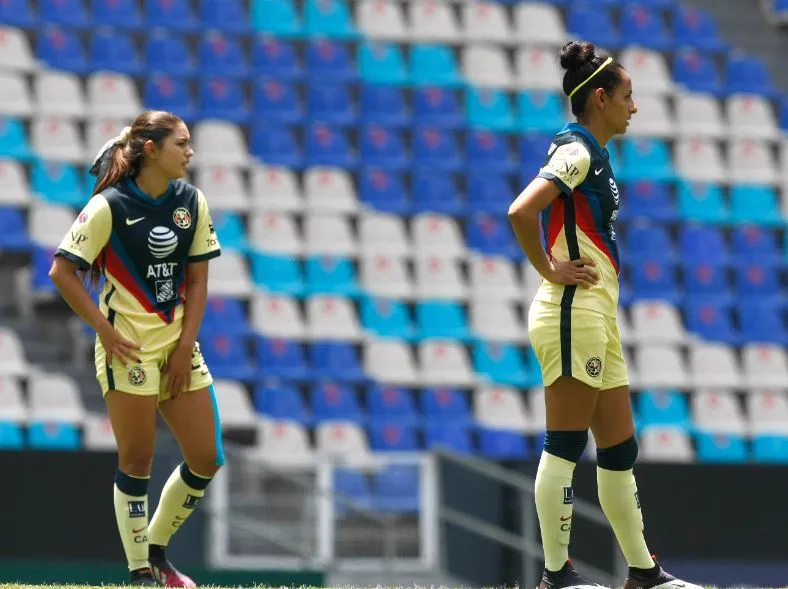 IMAGO7 Jugadoras de América se lamentan tras el gol en contra