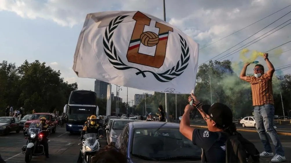 Afición de Pumas antes del partido