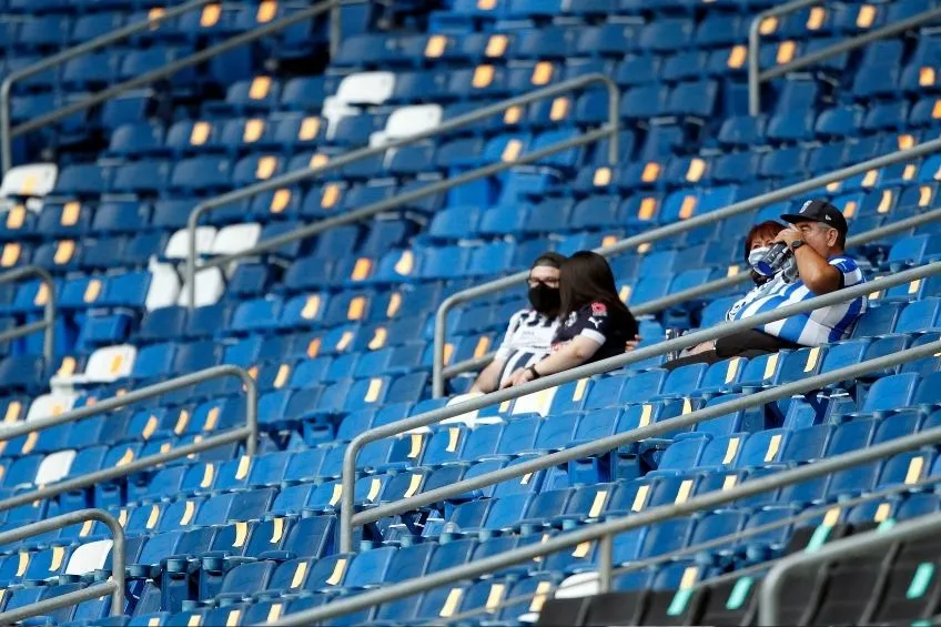 Aficionados de Rayados en su estadio