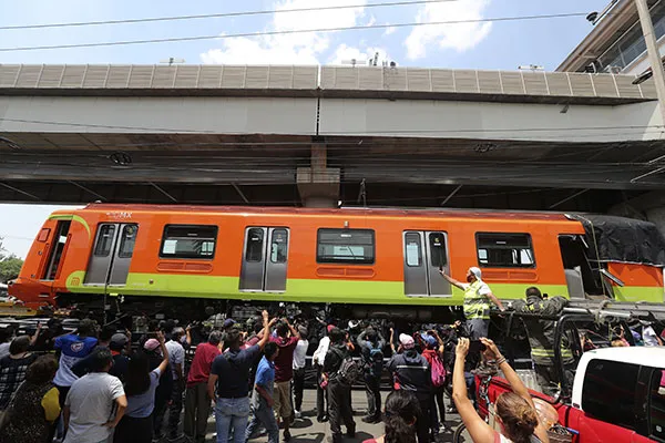 AP El retiro del convoy tras el accidente