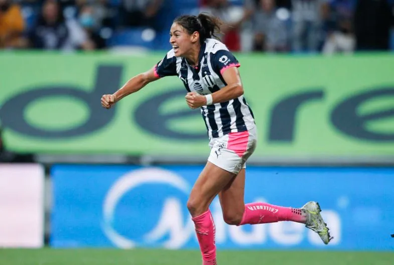 IMAGO7 Christina Burkenroad festeja su anotación