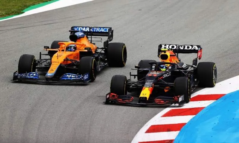 EFE Checo Pérez en pista