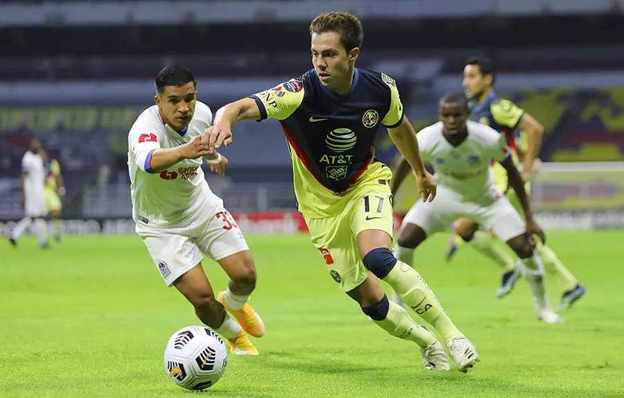 IMAGO7 Córdova en juego ante Olimpia