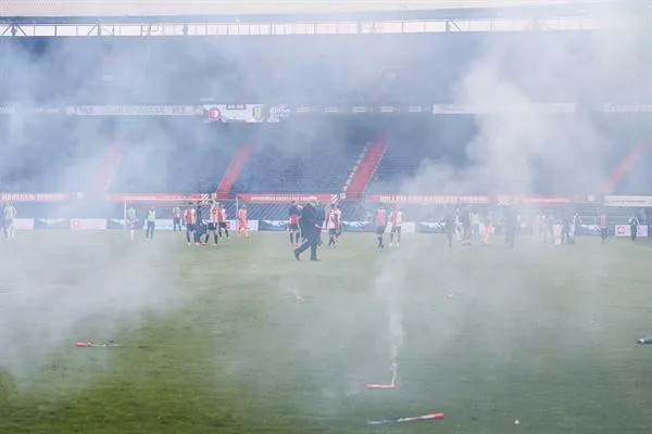 Se huma la cancha del Feyenoord contra RKC Waalwijk