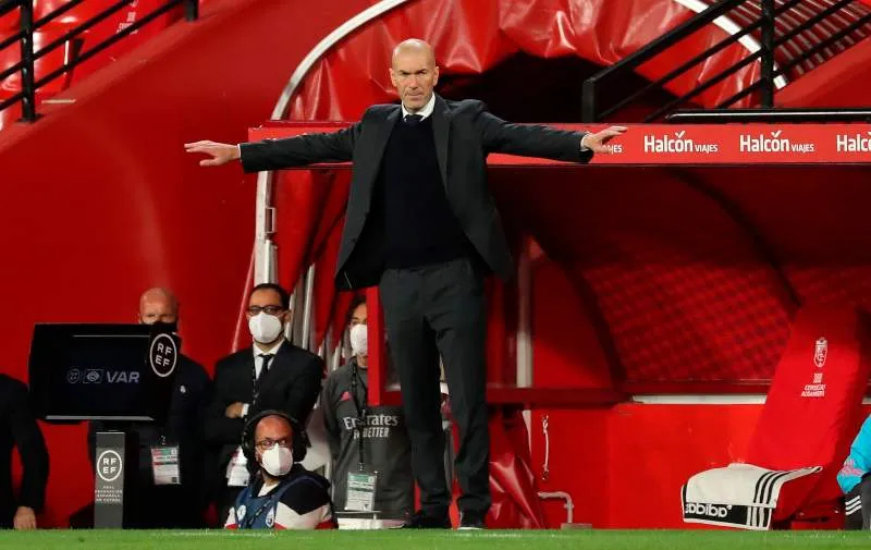 Zidane en partido con Real Madrid