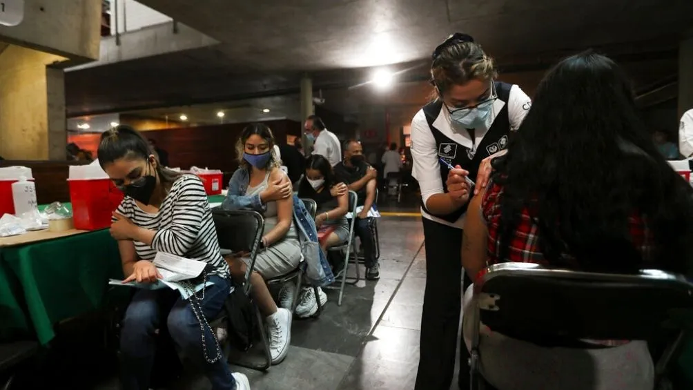 AP Vacunación en México