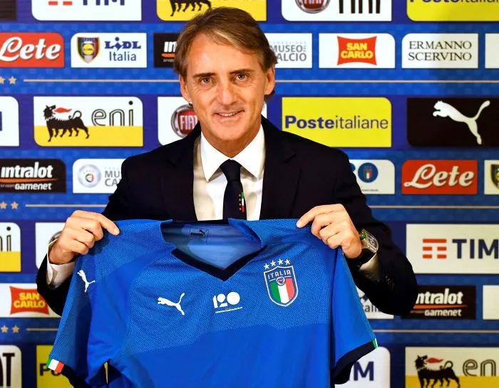 Mancini durante su presentación con Italia