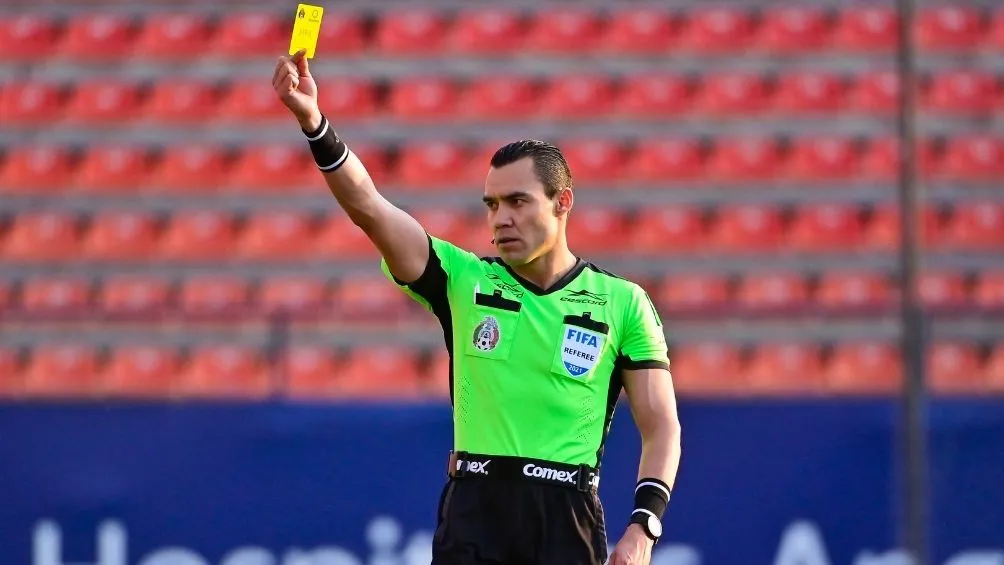 Ortiz en un partido de Liga MX