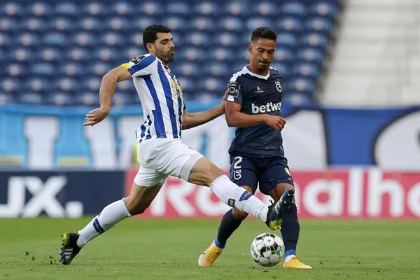 Porto goleó al Belenenses