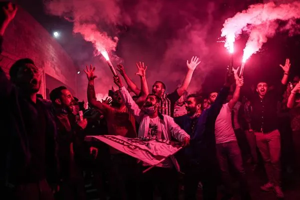 Afición de Besiktas festejando sus títulos