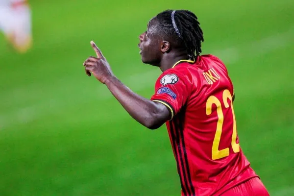 TWITTER @JeremyDoku Jeremy Doku es convocado por la selección belga