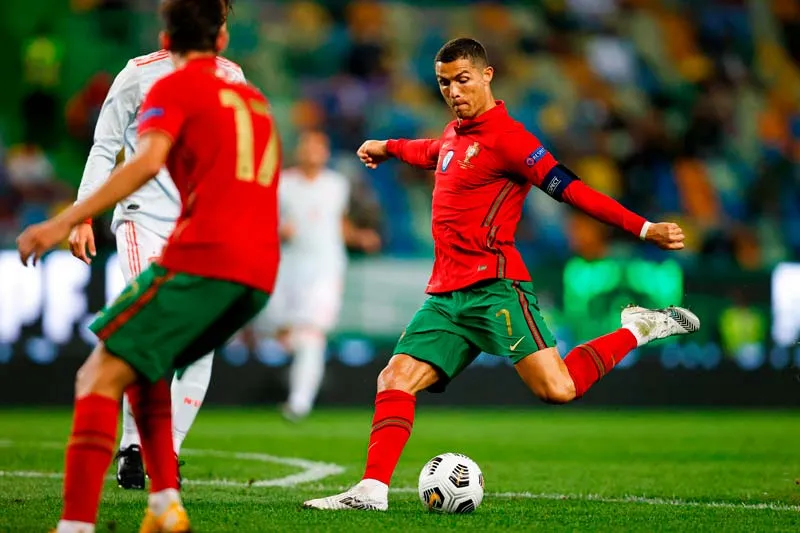 TWITTER @selecaoportugal El lusitano en acción con su selección