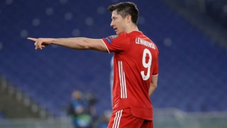 AP Lewandowski en un partido de Champions con el Bayern Munich