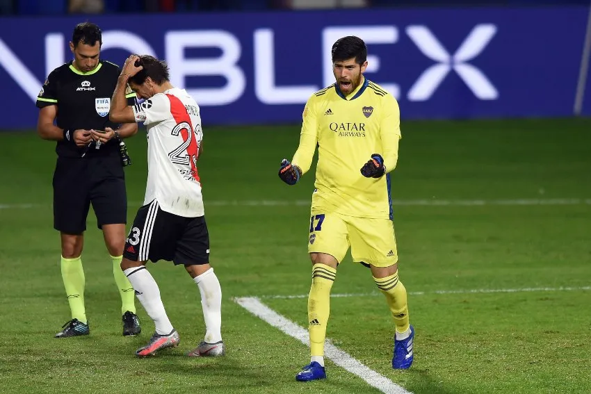 AP Agustín Rossi tras parar un penalti ante River Plate