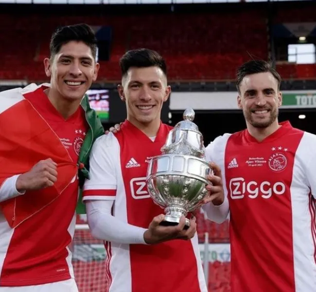 Álvarez, Martínez y Tagliafico celebran título