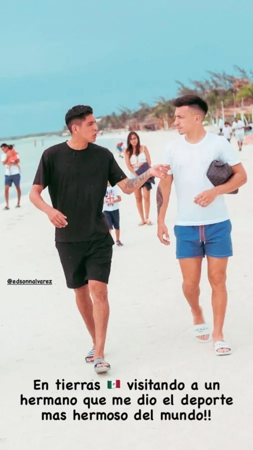 Lisandro visitando a Edson Álvarez en México