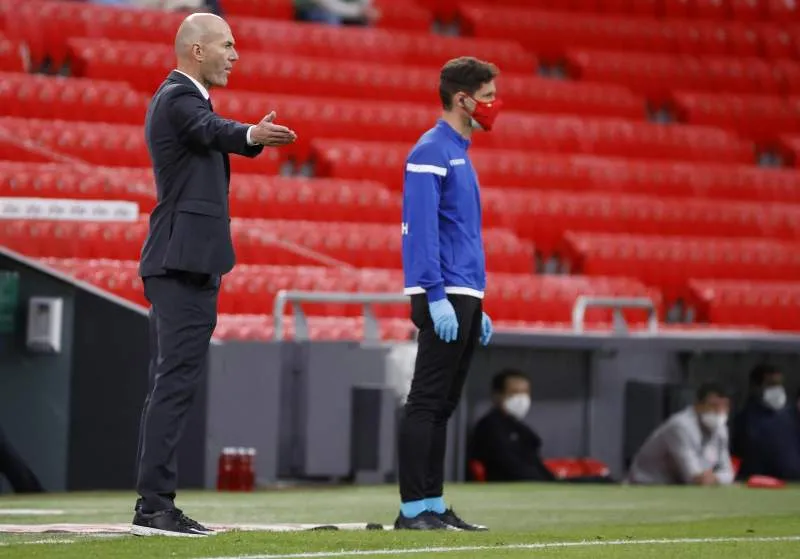 Zidane dirigiendo