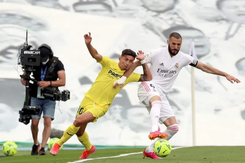 EFE Bnezema en partido