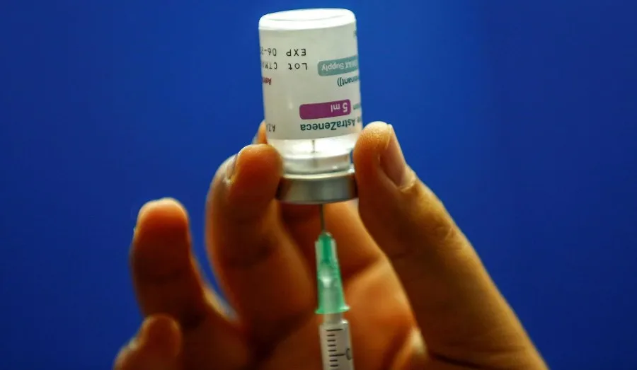 Preparan vacuna de AstraZeneca