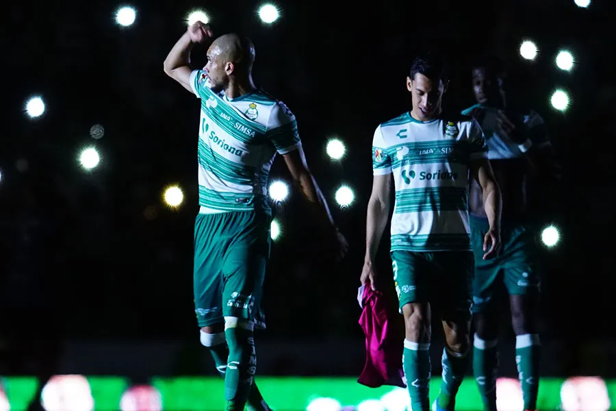 Matheus Doria celebra triunfo ante Puebla
