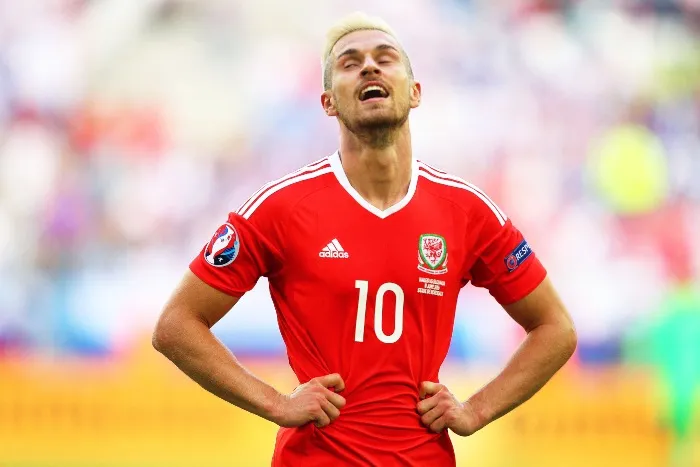 MEXSPORT Aaron Ramsey en acción con Gales