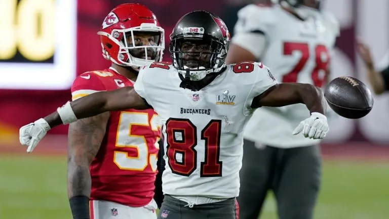 Antonio Brown en juego ante Kansas City