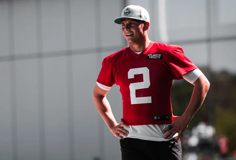 TWITTER @nyjets El QB de los Jets durante las prácticas