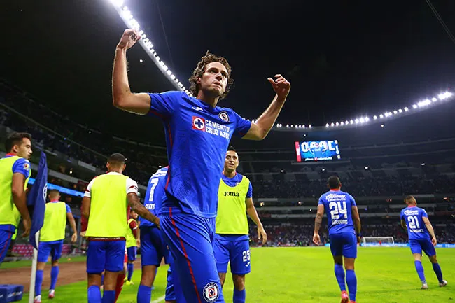 IMAGO7 Giménez celebra su gol contra Pachuca