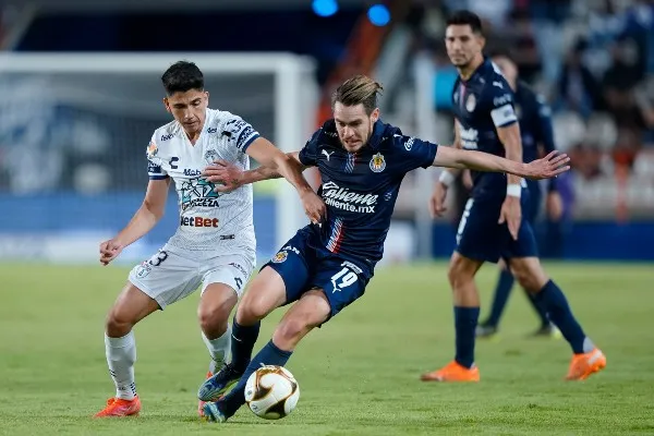 Chivas contra Pachuca en el Clausura 2021