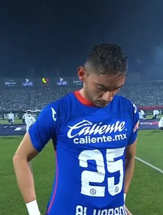 Chuy luciendo el 25 de Piojo