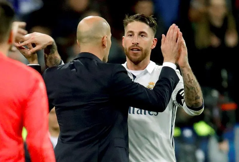 EFE Sergio Ramos y Zidane durante un duelo del Real Madrid