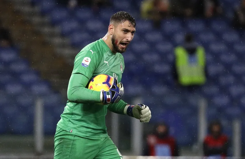 AP Donnarumma en un partido del Milan