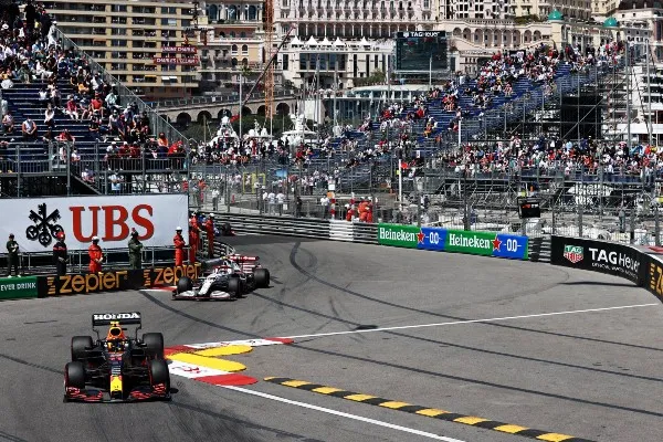 'Checo' Pérez en competencia