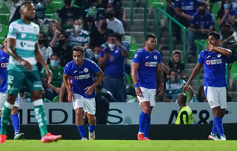IMAGO7 Jugadores de La Máquina celebran gol ante Santos