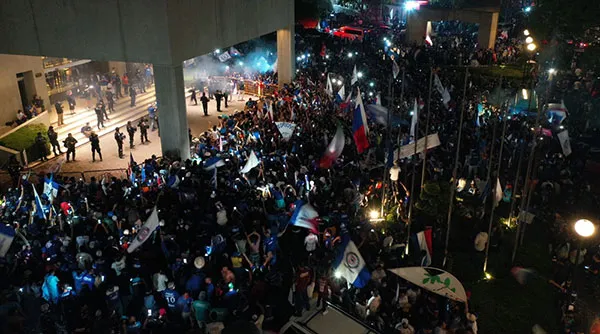 AGENCIA RÉCORD | MIGUEL PONTÓN Una toma aérea de la serenata
