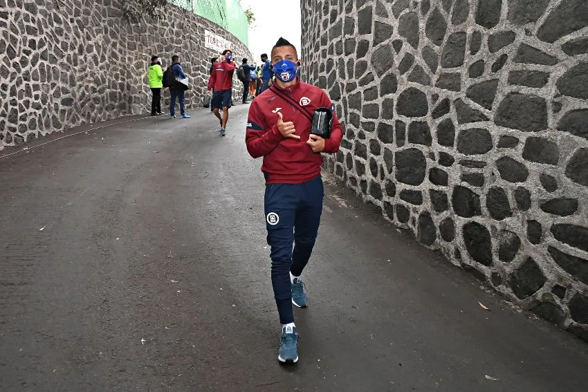 IMAGO7 Roberto Alvarado previo a un partido de Cruz Azul