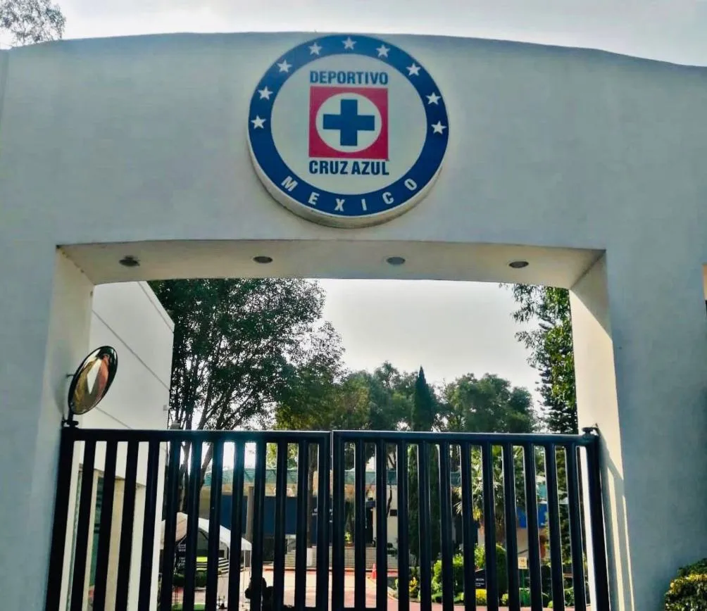 Escudo de Cruz Azul con la novena estrella