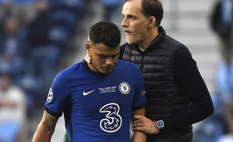 Thiago Silva sale lesionado de la Final de la Champions