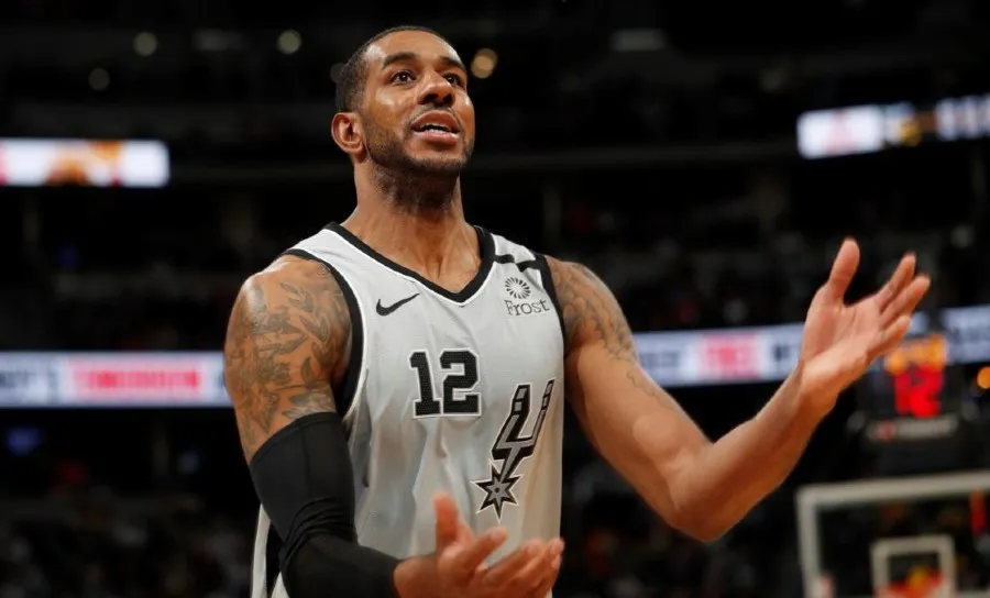 AP Aldrige con San Antonio