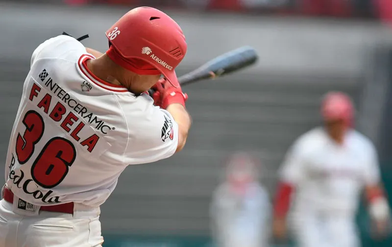 Jesús Fabela realiza un 'swing'