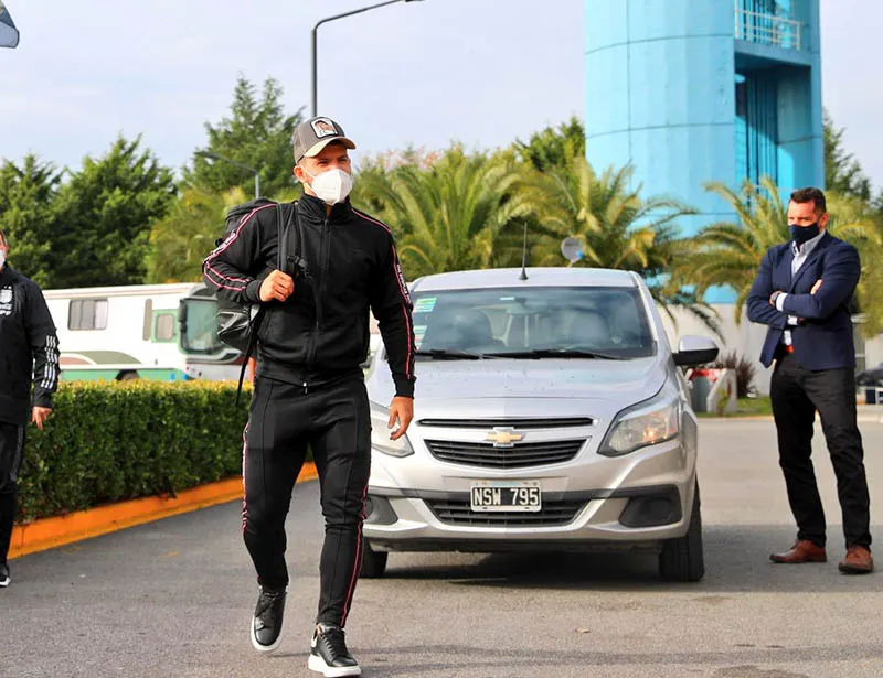 TWITTER @ARGENTINA Kun llegando a la concentración de la Argentina