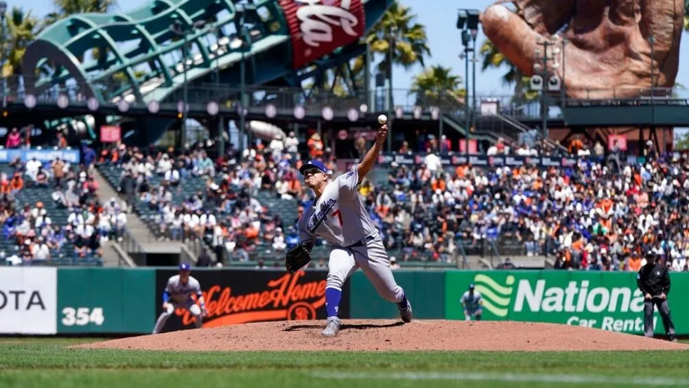 Julio Urías con los Dodgers