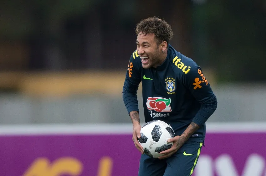 Neymar en un entrenamiento con la Selección Brasileña