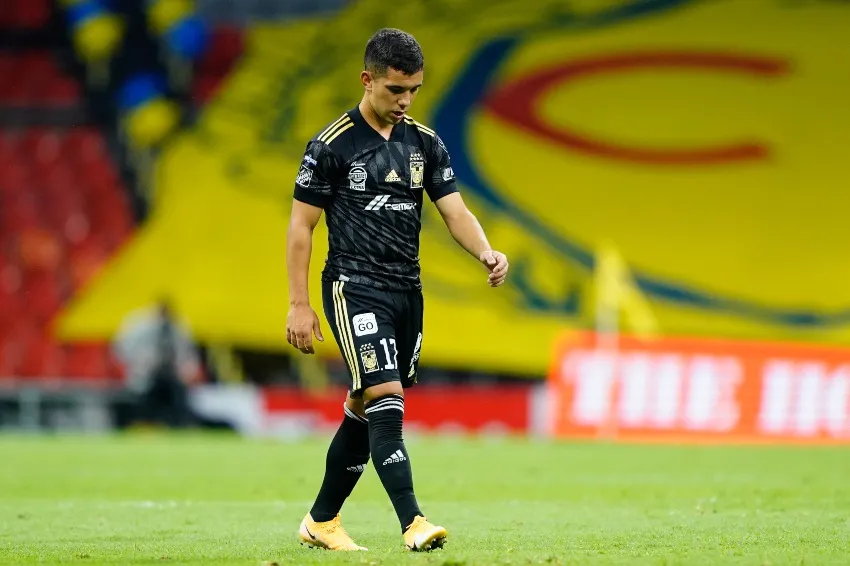 Leo Fernández en un partido de los Tigres