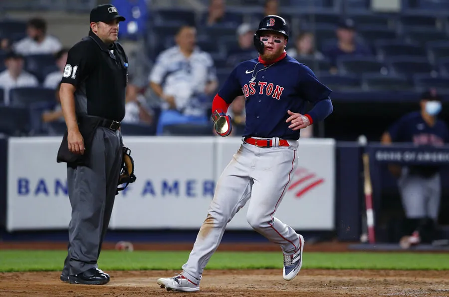 AP Alex Verdugo llega a home