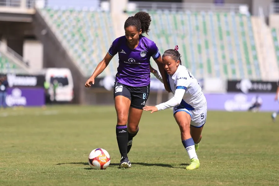 Casandra Montero durante un partido con Mazatlán